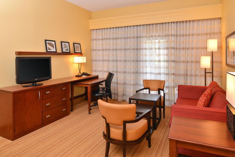 Courtyard By Marriott Columbia Northeast/Fort Jackson Area Exteriér fotografie
